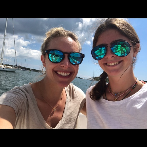 Meet your Posher, Alexandra - Picture 1 of 1